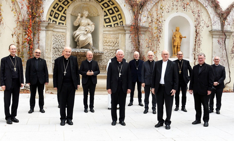 El episcopado austriaco se alinea con el Estado para discriminar a los no vacunados