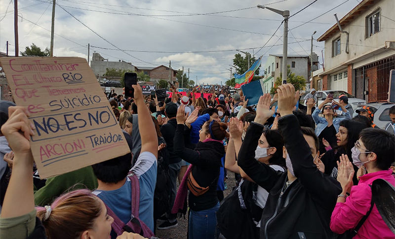 Chubut: tras las protestas, Arcioni decidió derogar la Ley de Zonificación Minera y llamar a un plebiscito