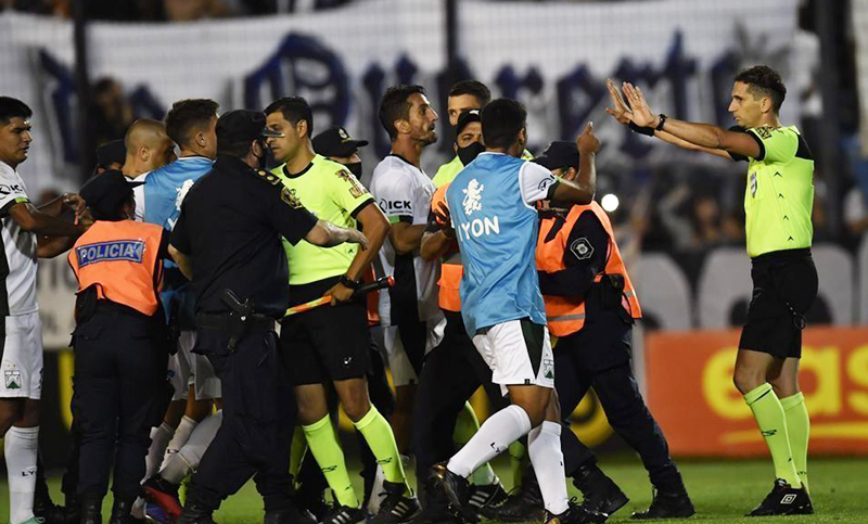 Ferro le solicitó a la AFA volver a jugar con Quilmes