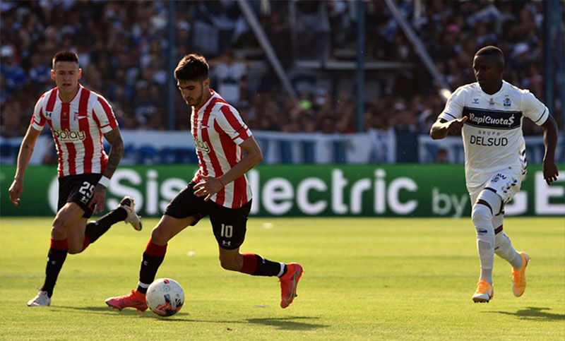 En un clásico histórico, Gimnasia y Estudiantes empataron 4 a 4