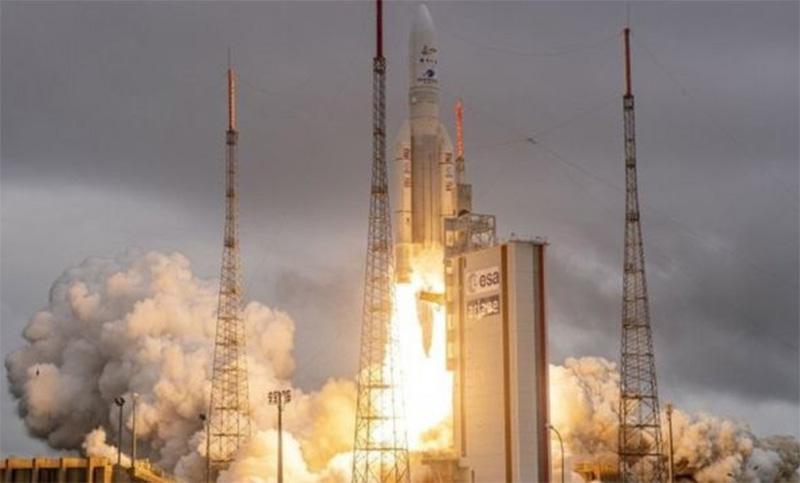 Partió al espacio el telescopio James Webb, «el más grande de la historia»