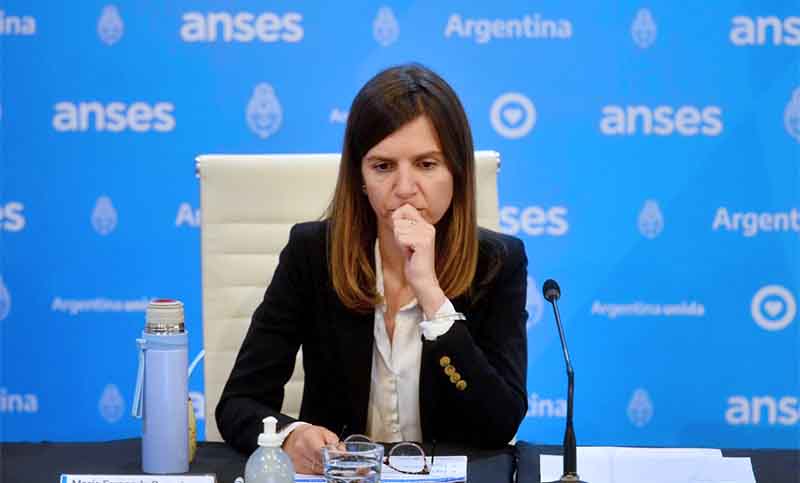 La titular de ANSES afirma que se analiza pagar bono a jubilados