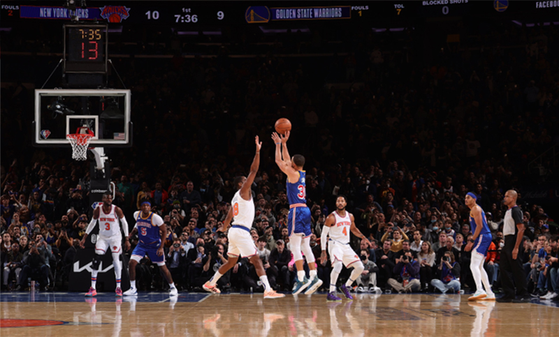 Stephen Curry rompió el récord y es el máximo anotador de triples en toda la historia de la NBA