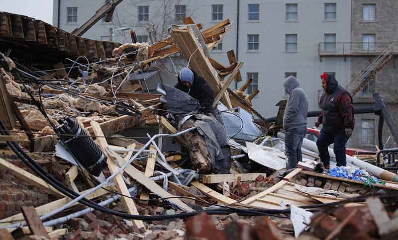 Mas de cincuenta muertos provocan los tornados en Estados Unidos