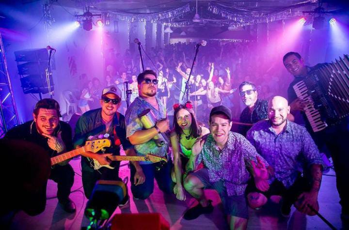 Güepa Jé presenta su show power tropical este sábado en el escenario de Distrito 7