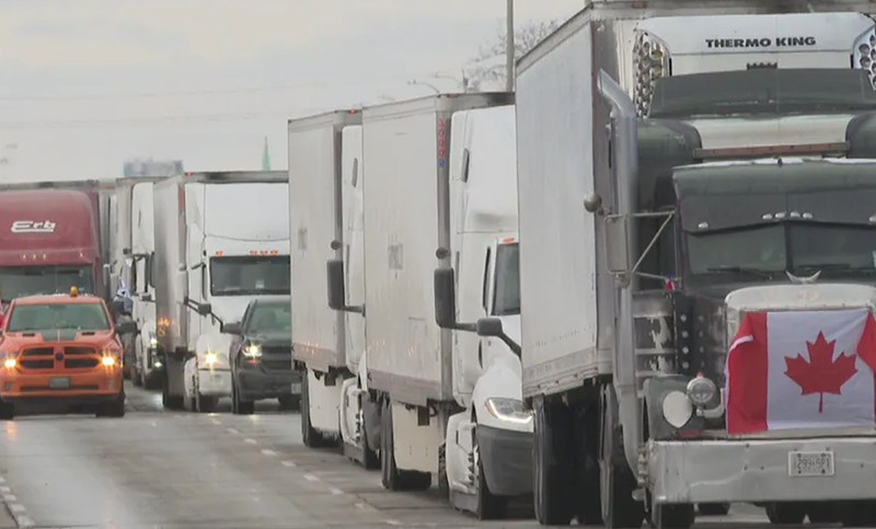 Canadá: masiva marcha de camioneros contra el pase sanitario y traslado presidencial