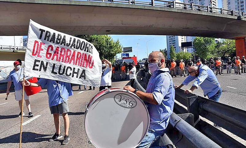 Despedidos de Garbarino se reúnen al mediodía con autoridades del Ministerio de Trabajo