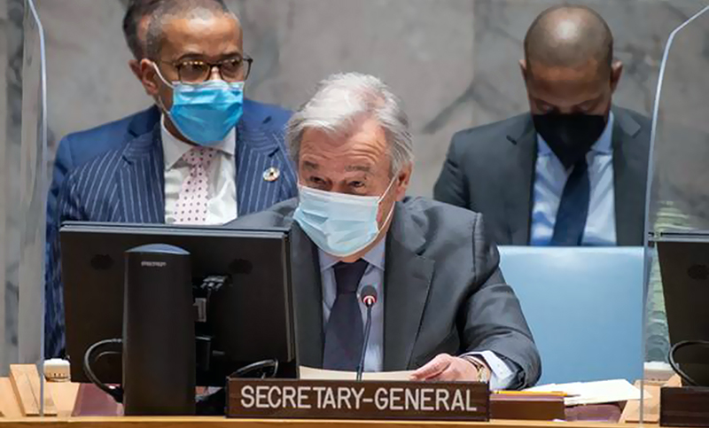 El titular de la ONU insta a los talibanes a «reconocer los derechos básicos de las mujeres»