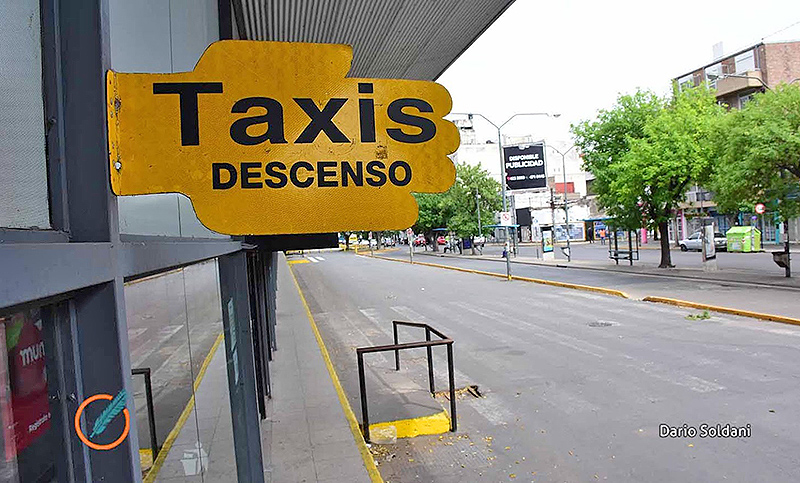 Javkin: «El servicio de taxis debe estar a la altura de lo que la ciudad requiere»