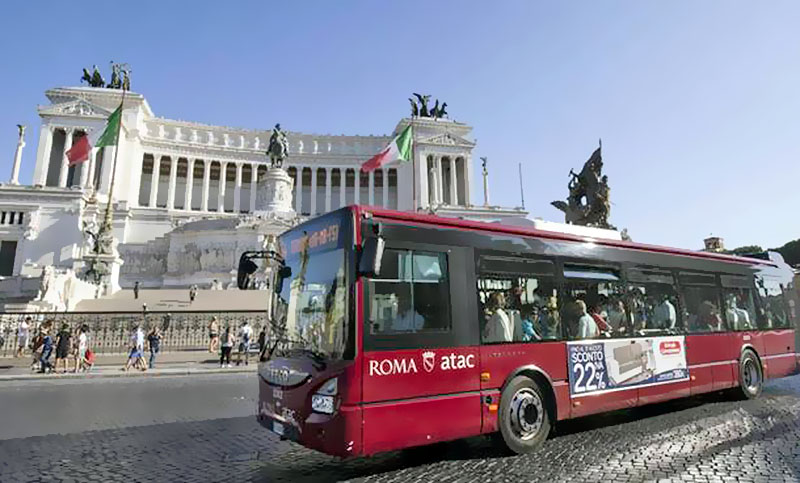 Italia prohibió el uso del transporte público a personas no vacunadas