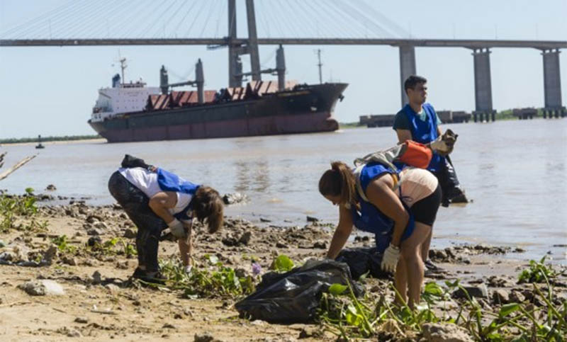 Había basura y era mucha: voluntarios recolectaron dos toneladas de residuos en la costanera norte