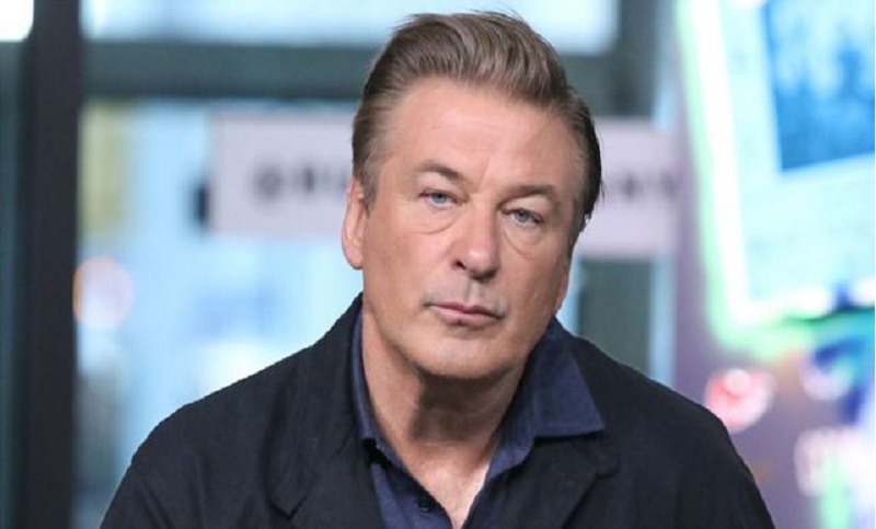 Alec Baldwin puso a disposición su teléfono ante la justicia