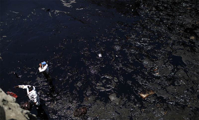 Perú declaró la emergencia ambiental por 90 días tras derrame petrolero