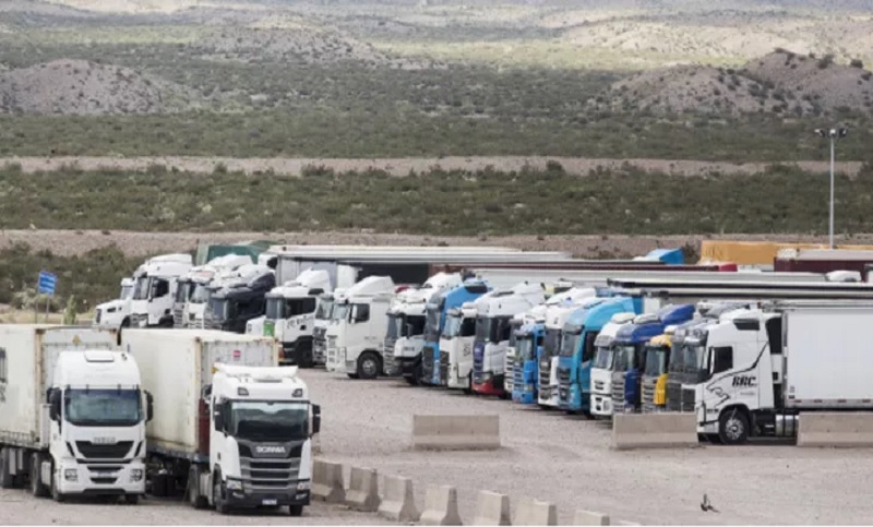 Se normalizó el paso fronterizo con Chile y 3 mil camiones volvieron a circular