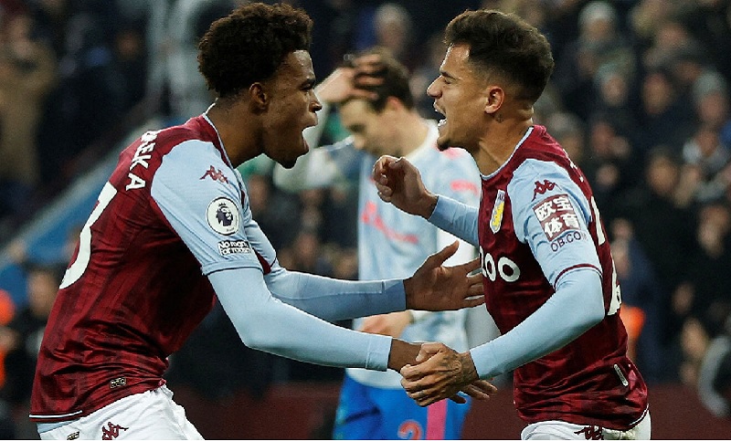Vibrante empate en la Premier: Coutinho salvó a Dibu Martínez en la igualdad de Aston Villa ante el United