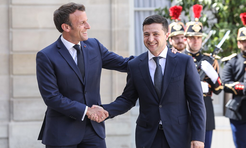 Zelensky y Macron acordaron colaboración en el Formato de Normandía
