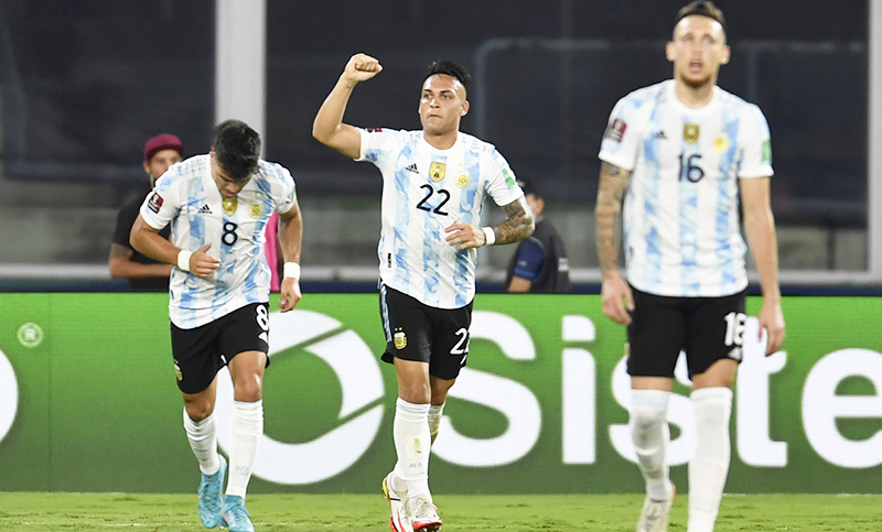 La marcha triunfal de Argentina no se detiene, venció a Colombia y extiende el invicto