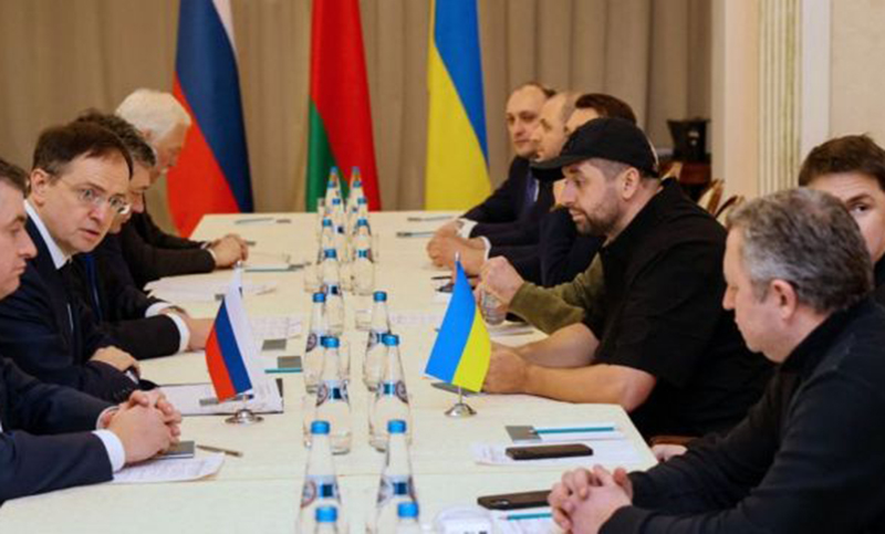 Primera reunión entre Rusia y Ucrania, con promesa de segundo encuentro