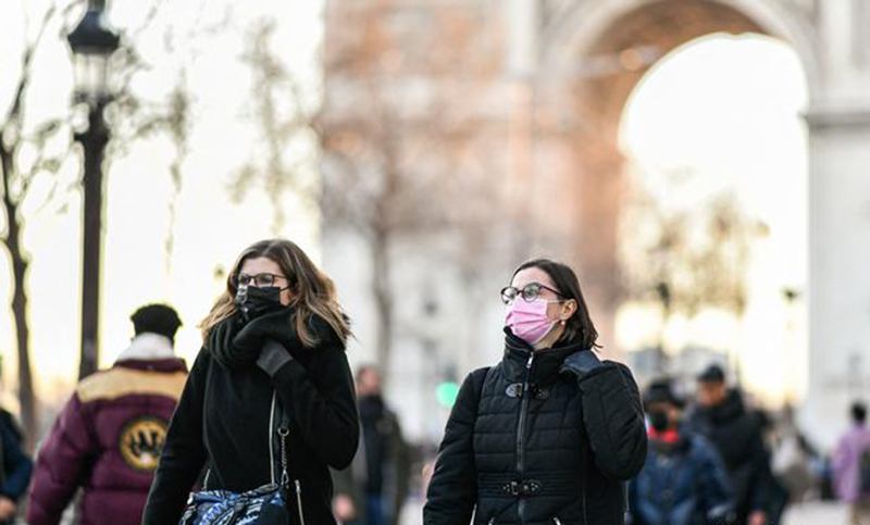 El uso de barbijo dejó de ser obligatorio en Francia