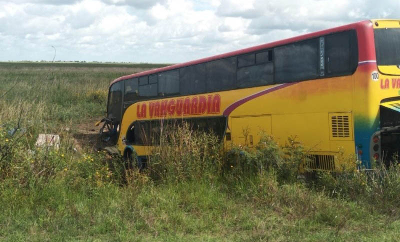 Un automovilista murió al chocar contra un colectivo en cercanías del puente Rosario-Victoria