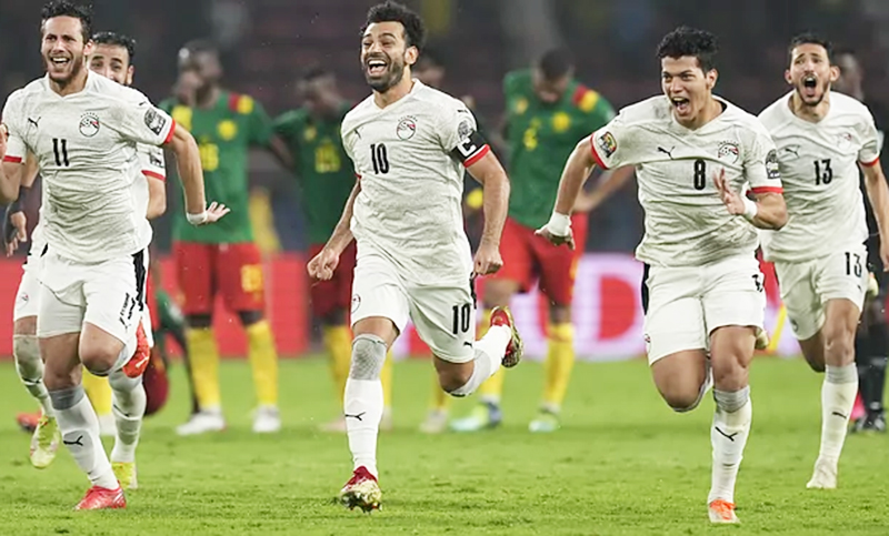 Egipto eliminó a Camerún por penales y jugará la final de la Copa África