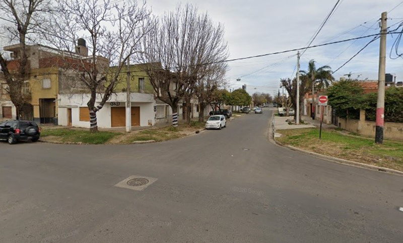 Una familia vive horas dramáticas por dos ataques a balazos a su casa