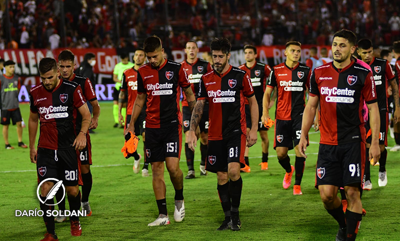 Errático y sin alternativas, Newell’s terminó regalándole el partido a River