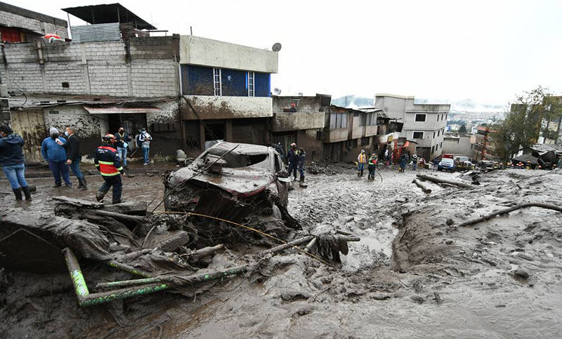 Continúa la búsqueda de víctimas fatales en Quito por el aluvión