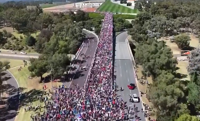 Miles de manifestantes protestaron en Australia contra el pase sanitario