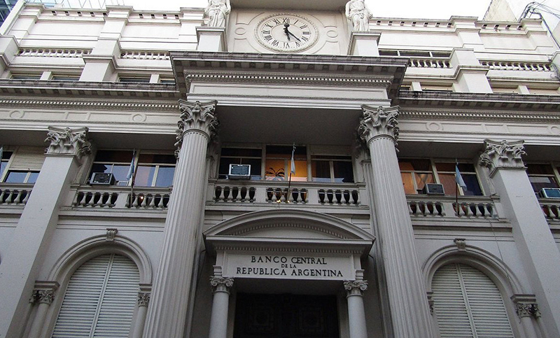 El Banco Central elevó las tasas de interés para aproximarse a la inflación