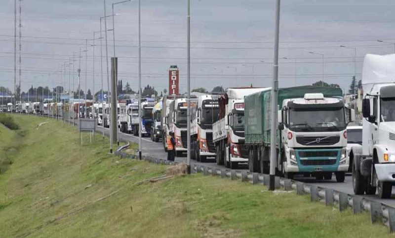 Buenos Aires: por el recambio turístico habrá restricciones para la circulación de camiones