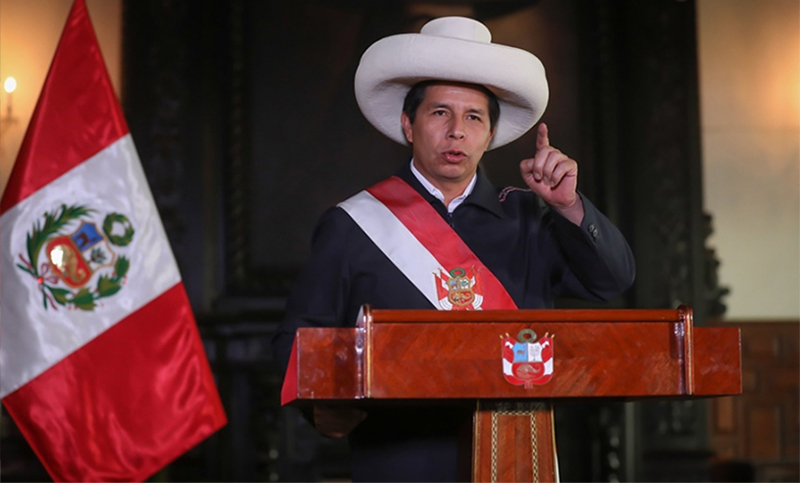 Pedro Castillo denunció que la fiscalía forma “parte de un complot para desestabilizar» a su gobierno