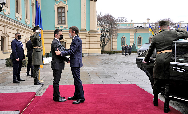 Macron llega a Ucrania con el ánimo de bajar la tensión del conflicto con Rusia