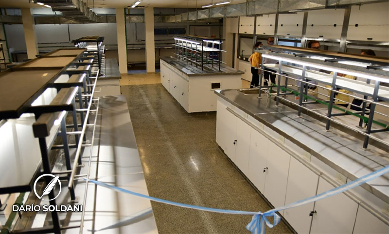 Inauguraron el laboratorio del área de Química Orgánica en la Facultad de Bioquímica