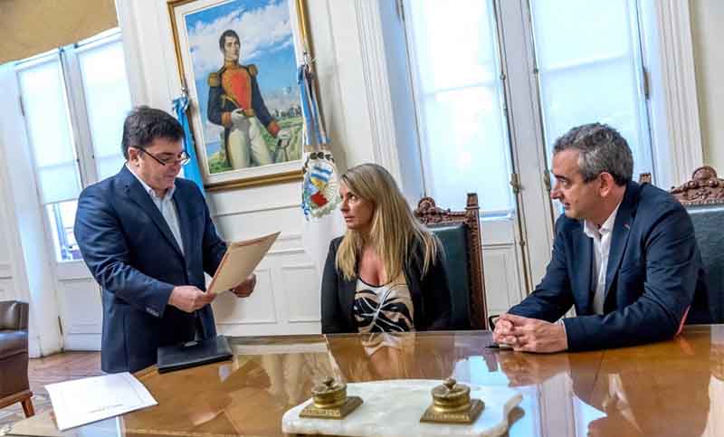 El intendente Javkin tomará licencia y será reemplazado por Schmuk