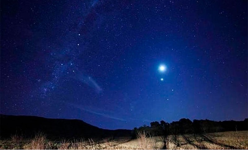 Conjunción entre Luna, Venus y Marte: ¿cuándo podrá verse y de qué manera?