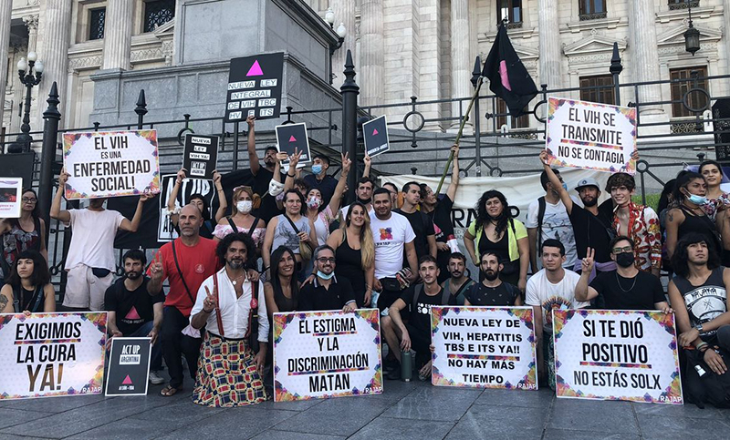 Nueva Ley de VIH: organizaciones de todo el país reclamaron por su tratamiento