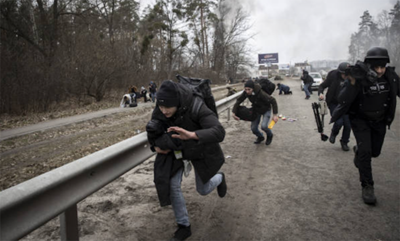Civiles asesinados y ataque a periodistas por parte de tropas rusas en Ucrania