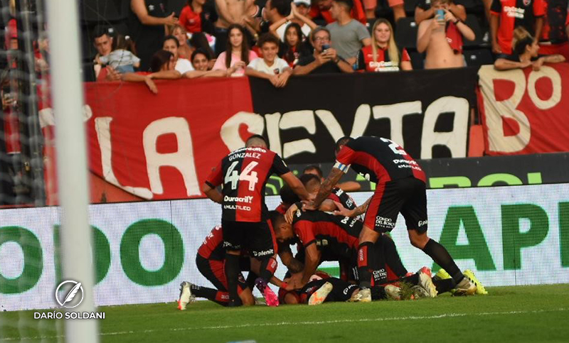 Un Newell’s goleador venció al Decano y confirma su recuperación futbolística