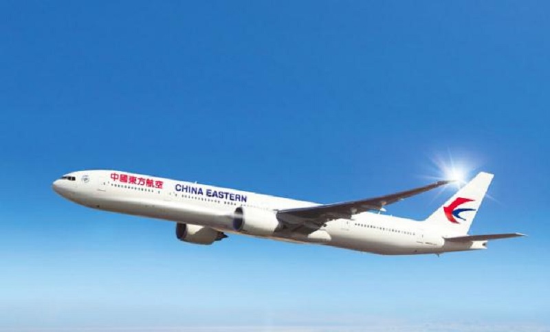 Un avión con 132 persona abordo se estrelló en el suroeste de China