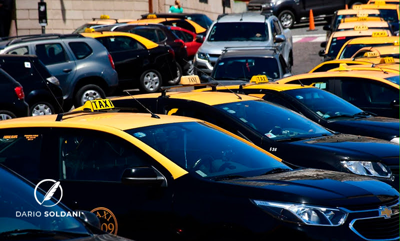 Taxistas solicitaron un 30% de aumento en la tarifa