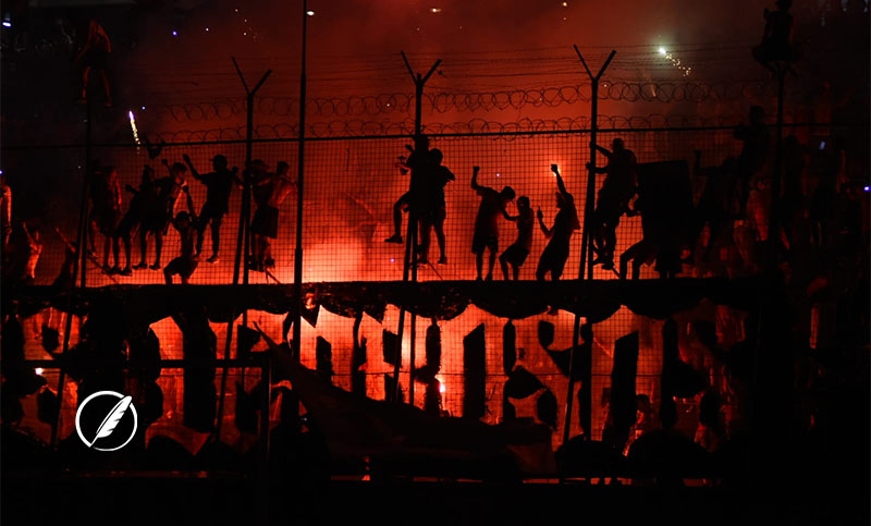Los hinchas de Newell’s realizaron el tradicional banderazo antes del clásico