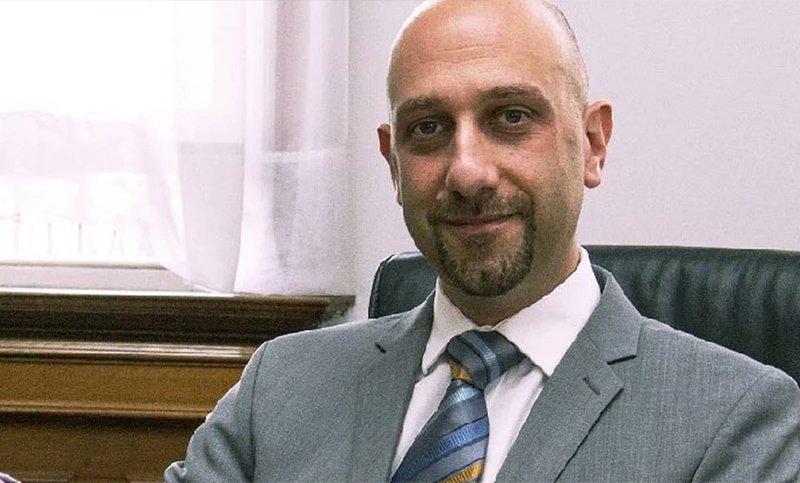 Un asesor de Guzmán renunció con duras críticas a la gestión económica