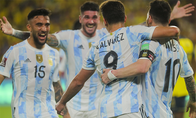 A Argentina se le escapó en el final e igualó 1 a 1 ante Ecuador por Eliminatorias