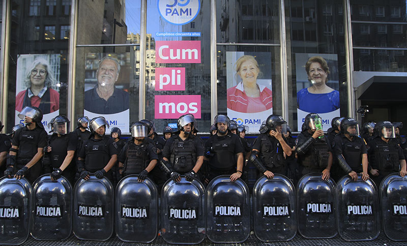 Insólito: la Policía de la Ciudad de Buenos Aires reprimió a ex Combatientes de Malvinas