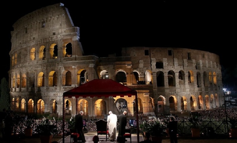 El Papa volverá a encabezar el tradicional Via Crucis en el Coliseo romano