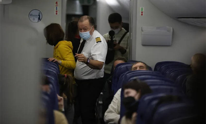 Piñeyro viajó con un avión a rescatar ucranianos pero no le permitieron el ingreso
