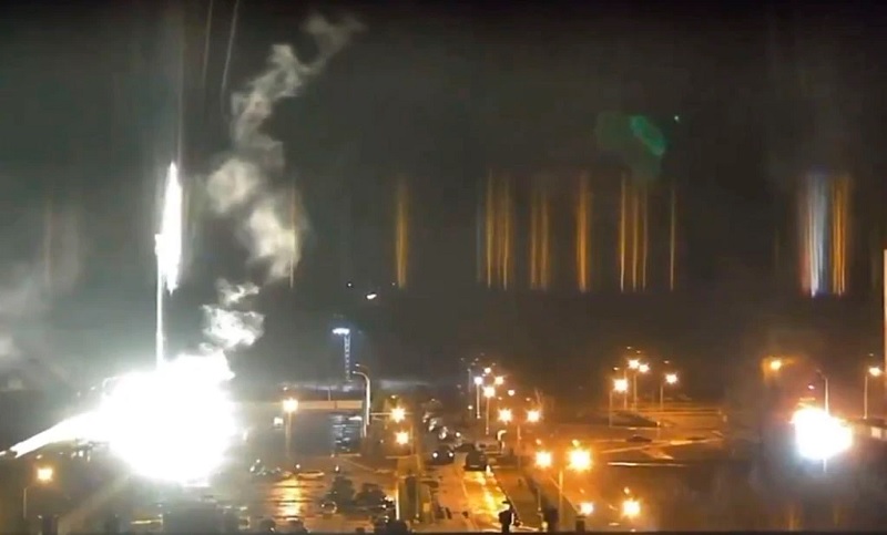 Ataque a Kiev y a una planta nuclear, mientras Rusia denuncia bombardeos
