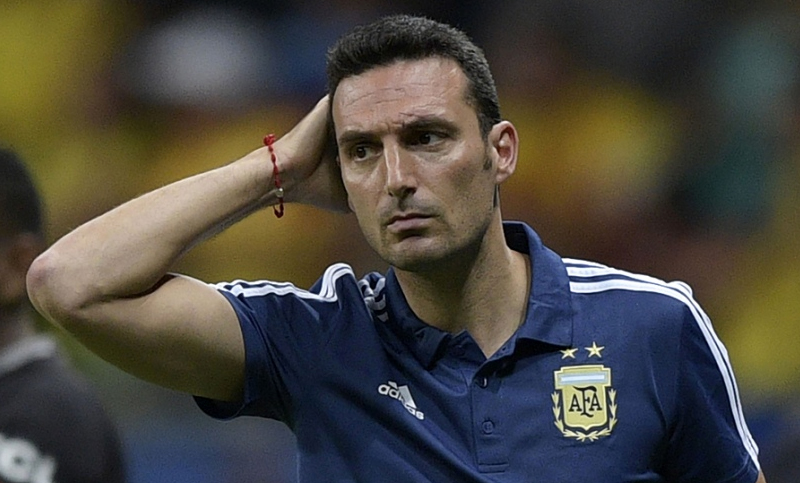 Scaloni, crítico contra la FIFA a raíz de las sanciones por el Argentina-Brasil