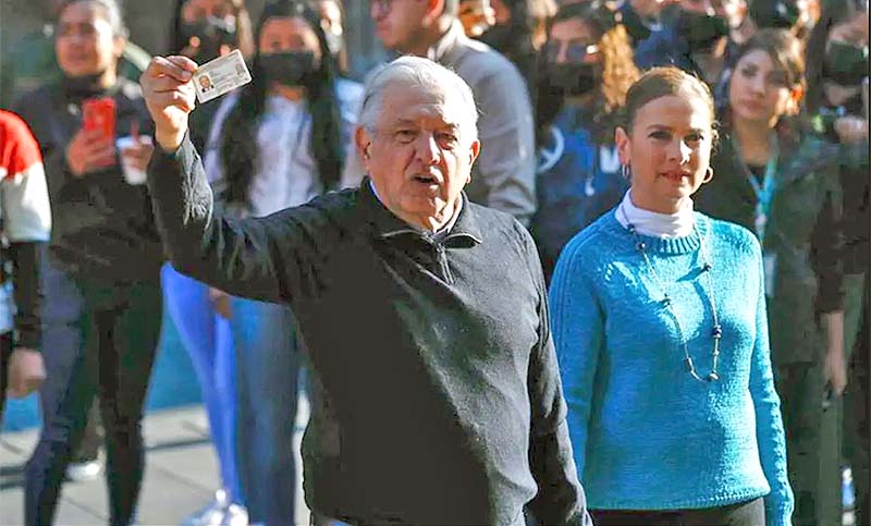 López Obrador ganó por amplio margen el referendo revocatorio y descartó ir a reelección